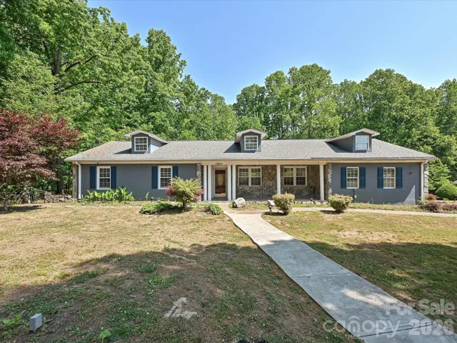 Front of houseWelcome to 1011 Tarlton