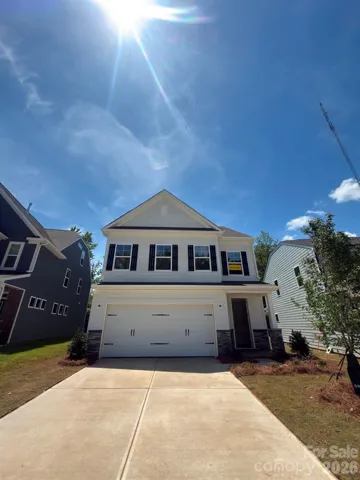 Homesite 35 features a Clayton E floorplan
