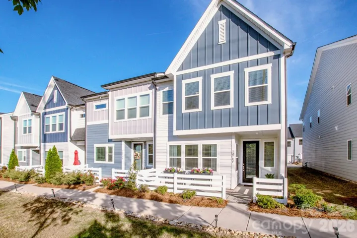 4 Bedroom End Unit