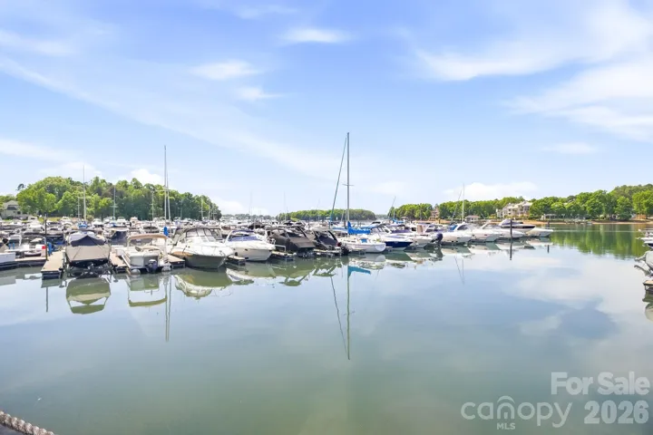 Walking distance the Yacht club