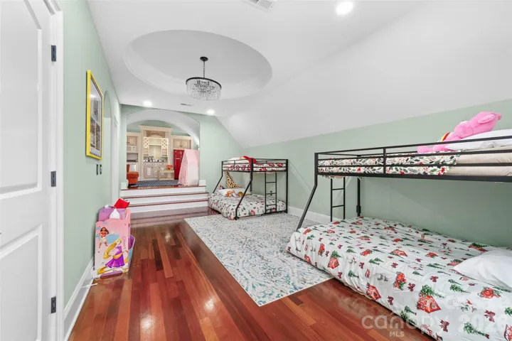 3rd floor bonus space