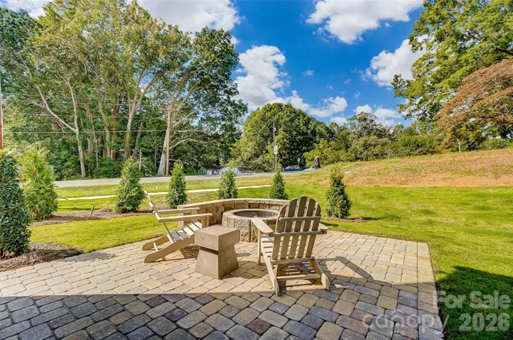 Paver patio with firepit & seating wall