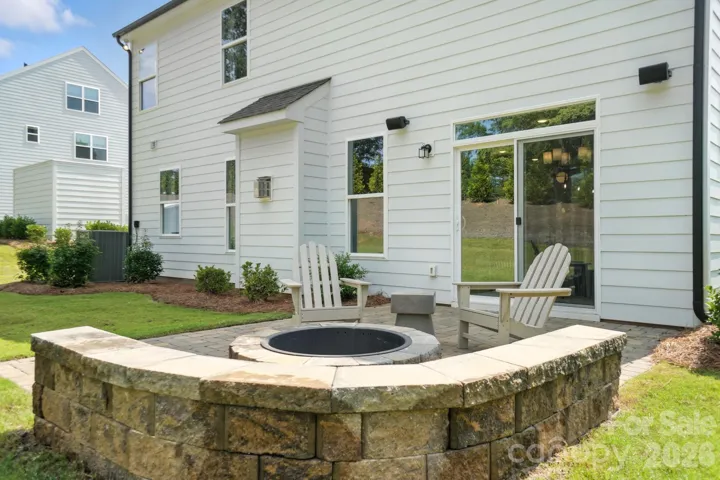Paver patio, firepit & seating wall
