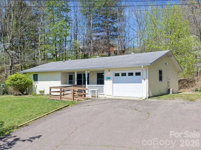 Welcome to 261 Shady Oak Rd!