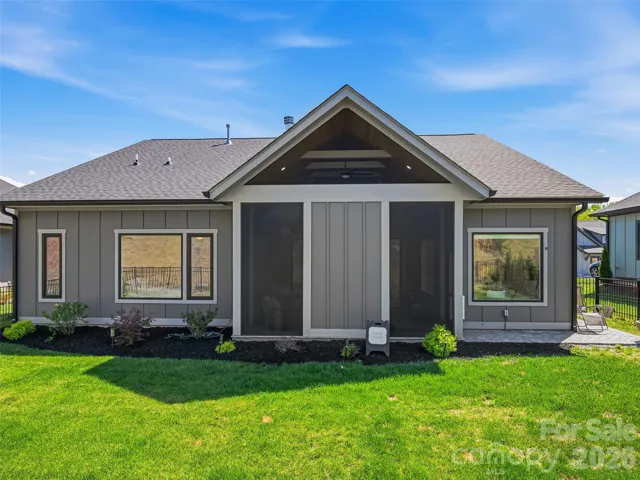 Easy Access to Back Yard