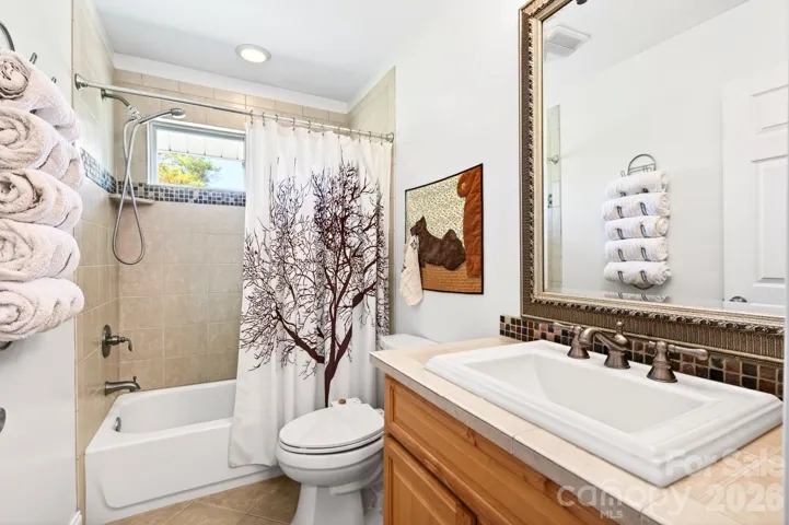 Second level guest tub/shower combination