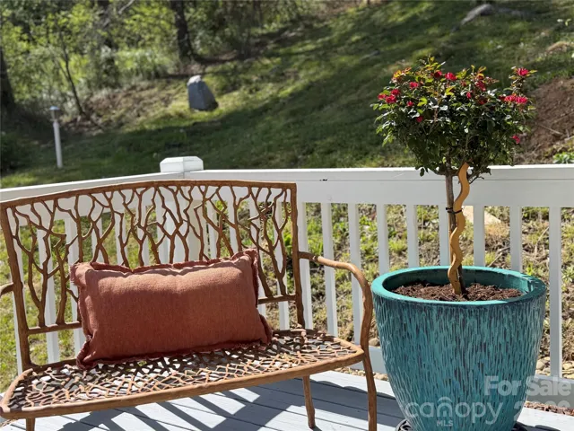 Lovely Deck for Entertaining