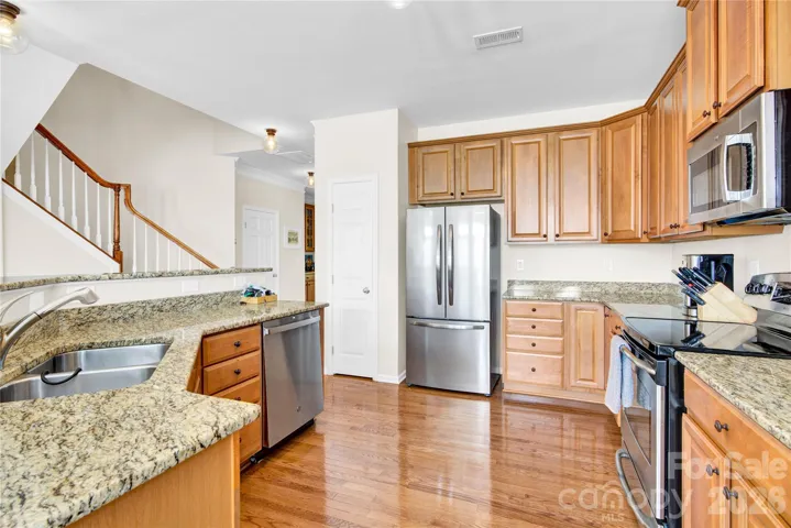 spacious kitchen!