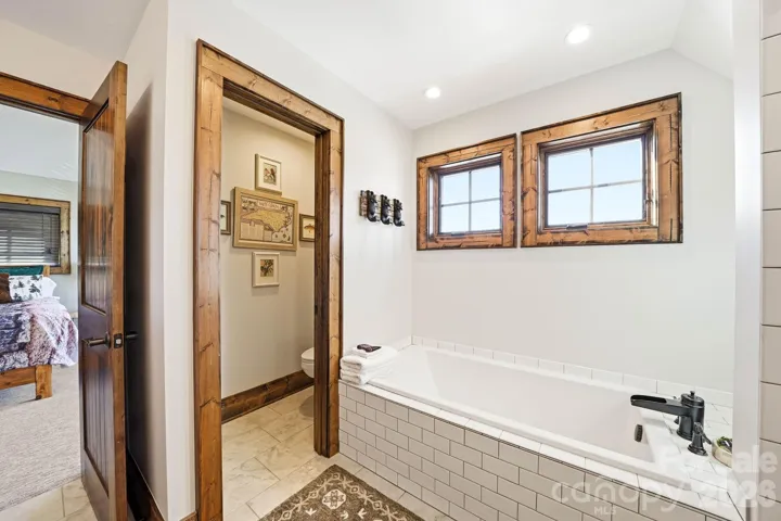 Garden tub