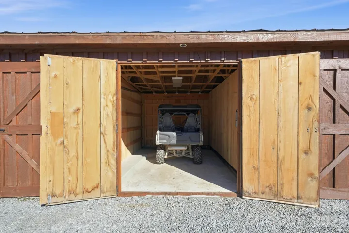 Detached garage