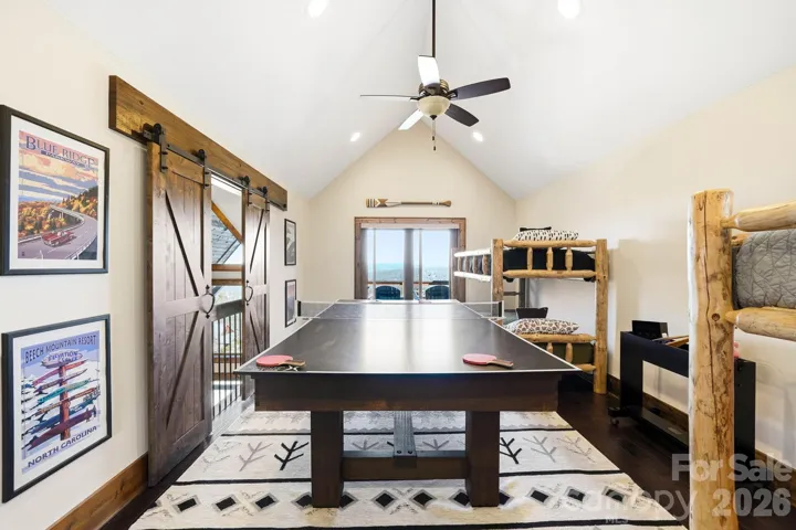Loft bunk and play