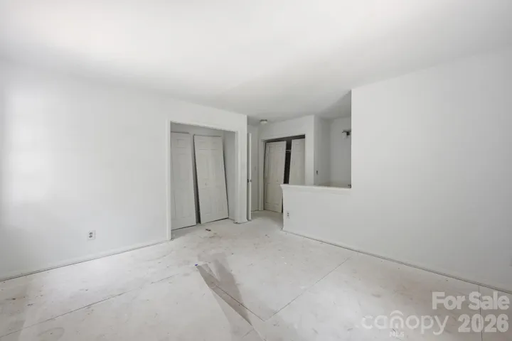 Dual Closets in Primary Bed