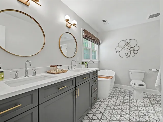 Primary Suite Bathroom