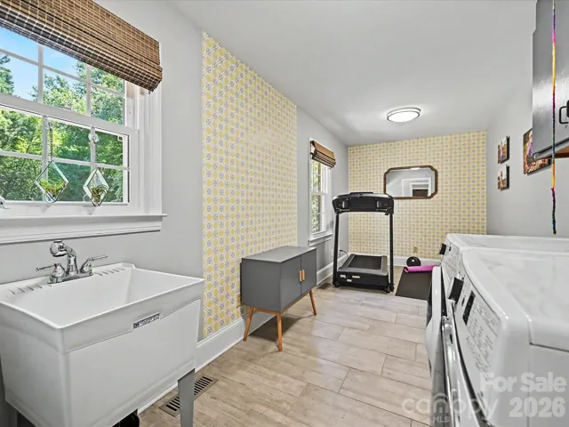 Laundry/Flex Room