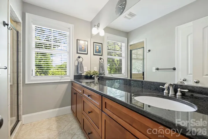 Full Bathroom Upstairs 