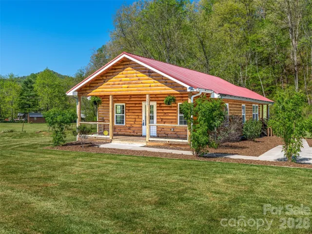 Spacious front yard
