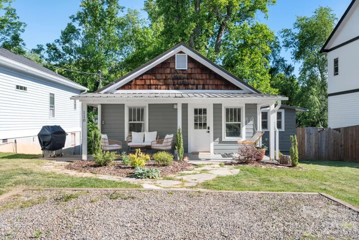 Quaint Move In Ready Cottage