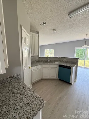 Spacious kitchen