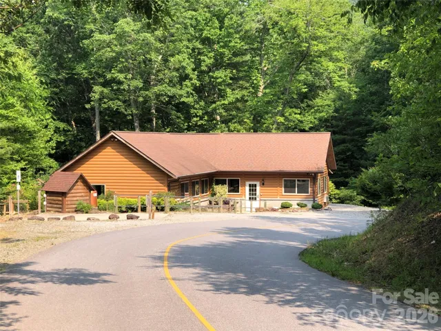 The Buck Mountain Community Center is available to residents for parties and events.