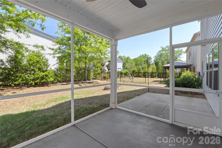 Screened-In Porch 