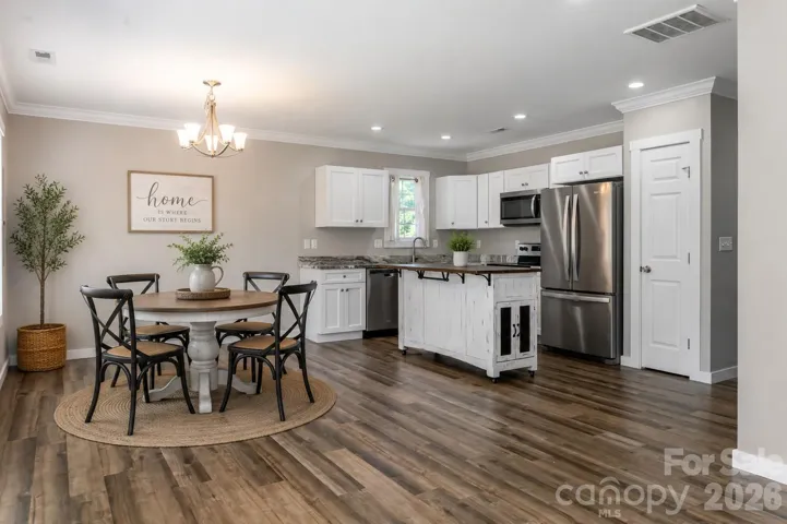 dining room virtually staged