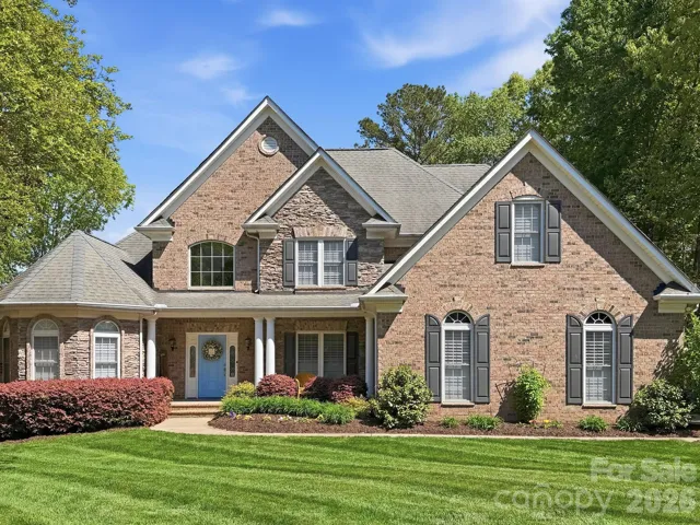 Welcome to 7142 Three Wood Dr. in the lovely Emerald Lake community!