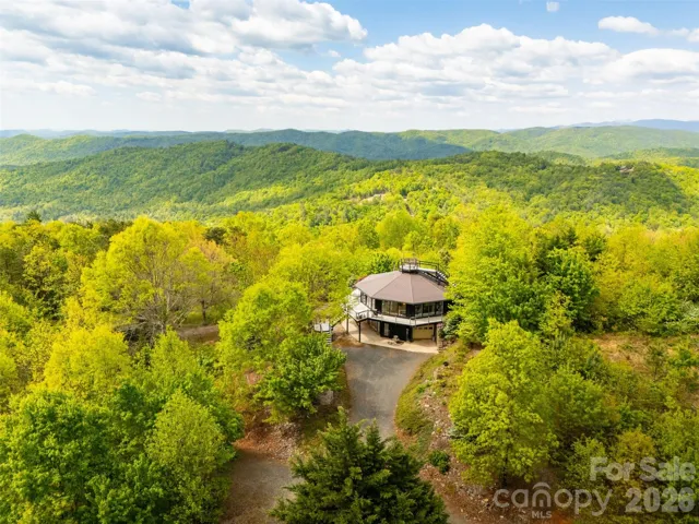 Round House with Sweeping Long Range Views