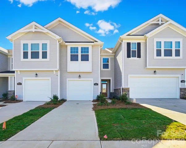 For representation purposes of floorplan only, actual homesite is under construction and design and structural options may vary