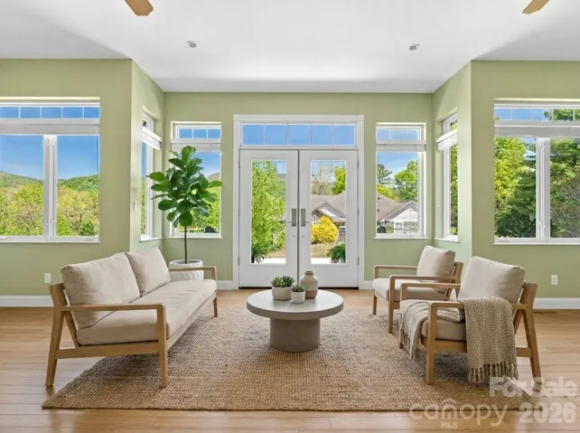 Sunroom - virtually staged