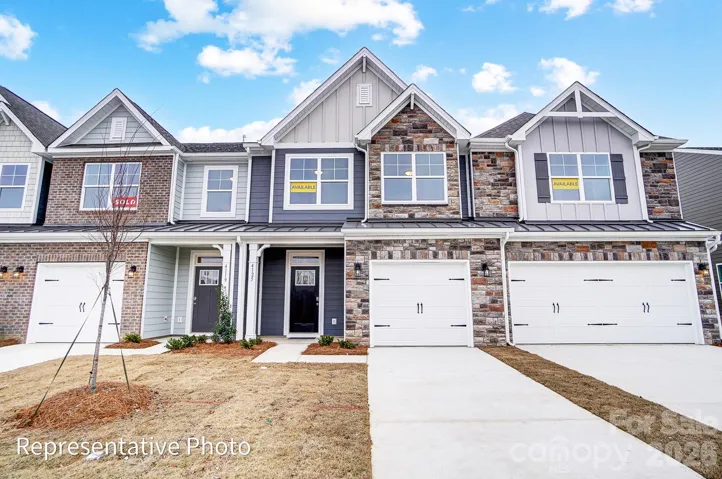Homesite 215 features the Ashland plan