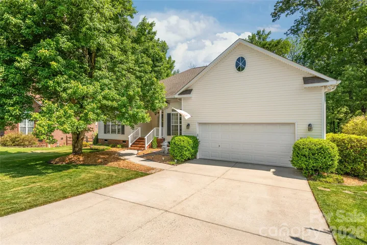 Welcome to 11811 Crossroads Place!