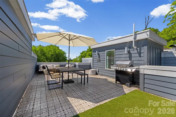Your new rooftop terrace in West End!