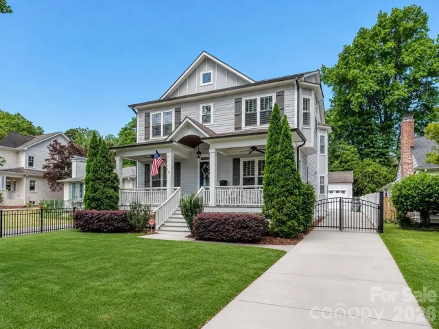 Presenting 1911 Truman Rd!