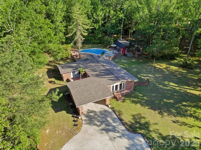 Welcome to 2904 Lyndell Way