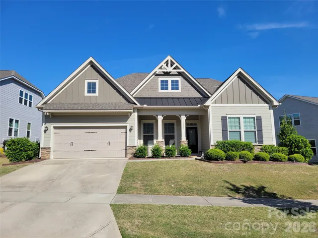 4 Bedroom home with 3 bedrooms on main level