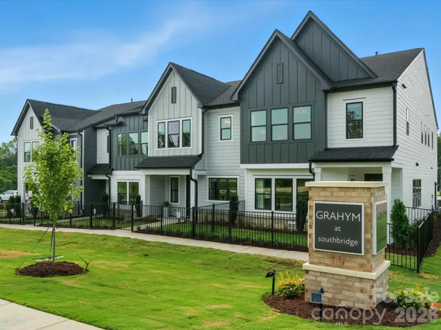 Low Maintenance 2 story living in Fort Mill, SC