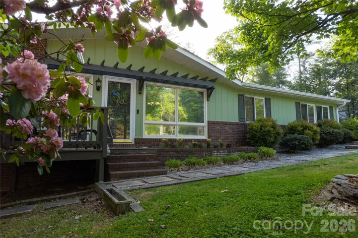 137 East Whisperwood
