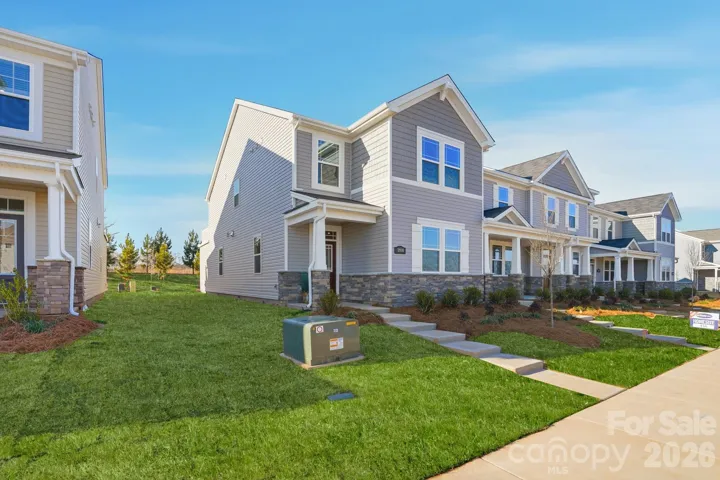 For representation purposes of floorplan only, actual homesite is under construction and design and structural options may vary