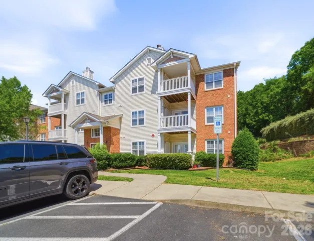 Welcome to 9976 Hyde Glen Court