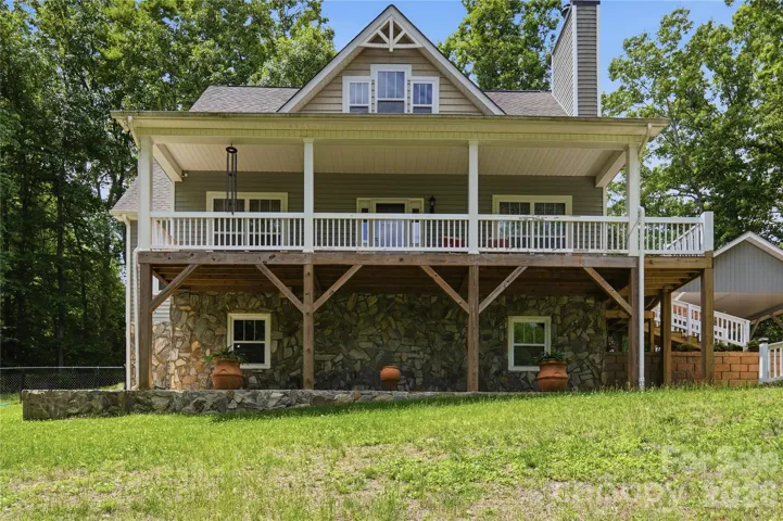 Welcome to the Modern Farmhouse on the Hill.