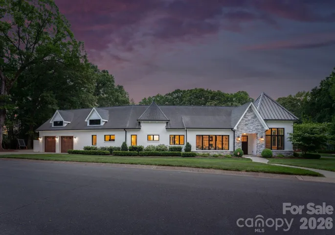 Stunning Luxury Ranch home with prime location to Providence Day
