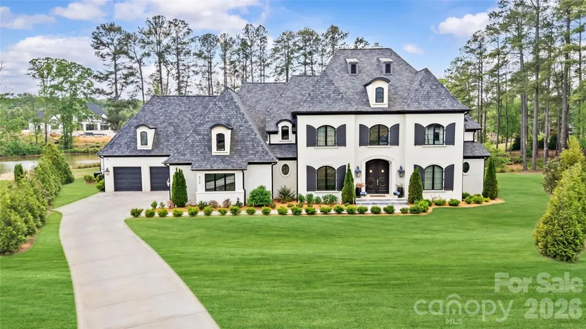 Twin Lakes - 910 Deodar Cedar Drive