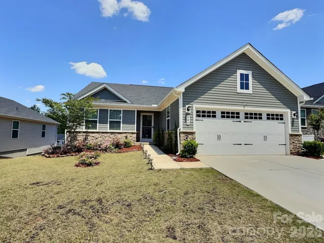 BEAUTIFUL curb appeal