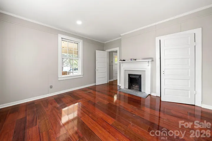 Primary Bedroom w/2-way fireplace