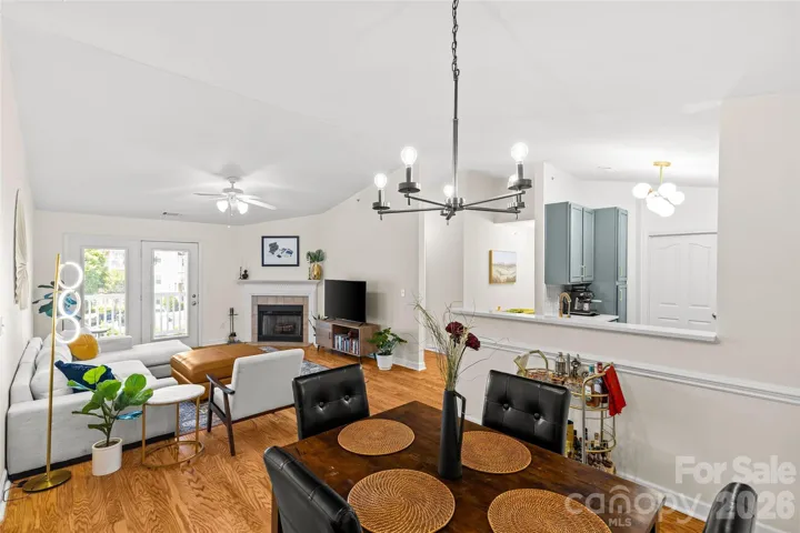 Welcome to 10652 Hill Point Court!