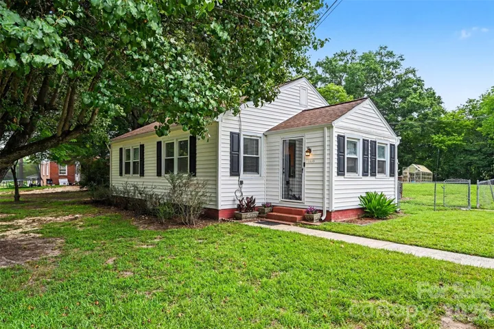 1599 Hillcrest