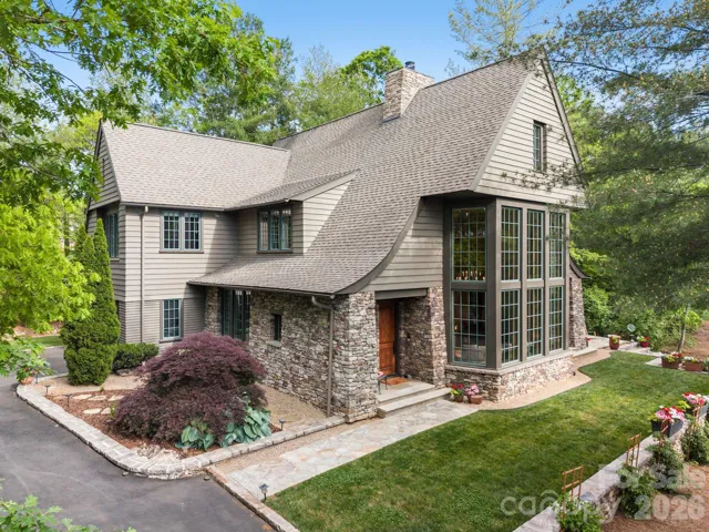 Welcome to 85 Chauncey Circle!