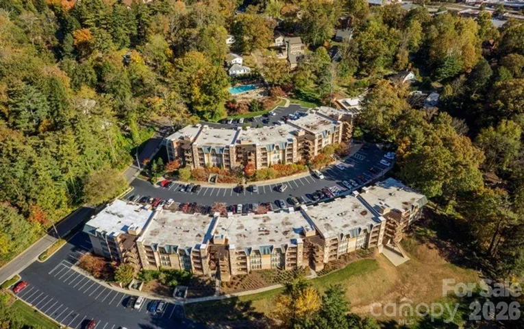 Residences at Biltmore (now Lantern Lodge)