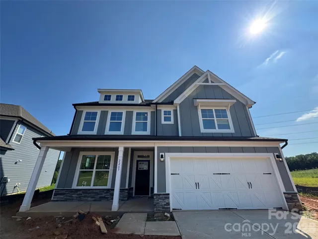 Homesite 578 features a Davidson V floorplan
