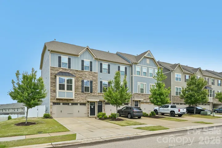 End Unit with Oversized Fenced Yard